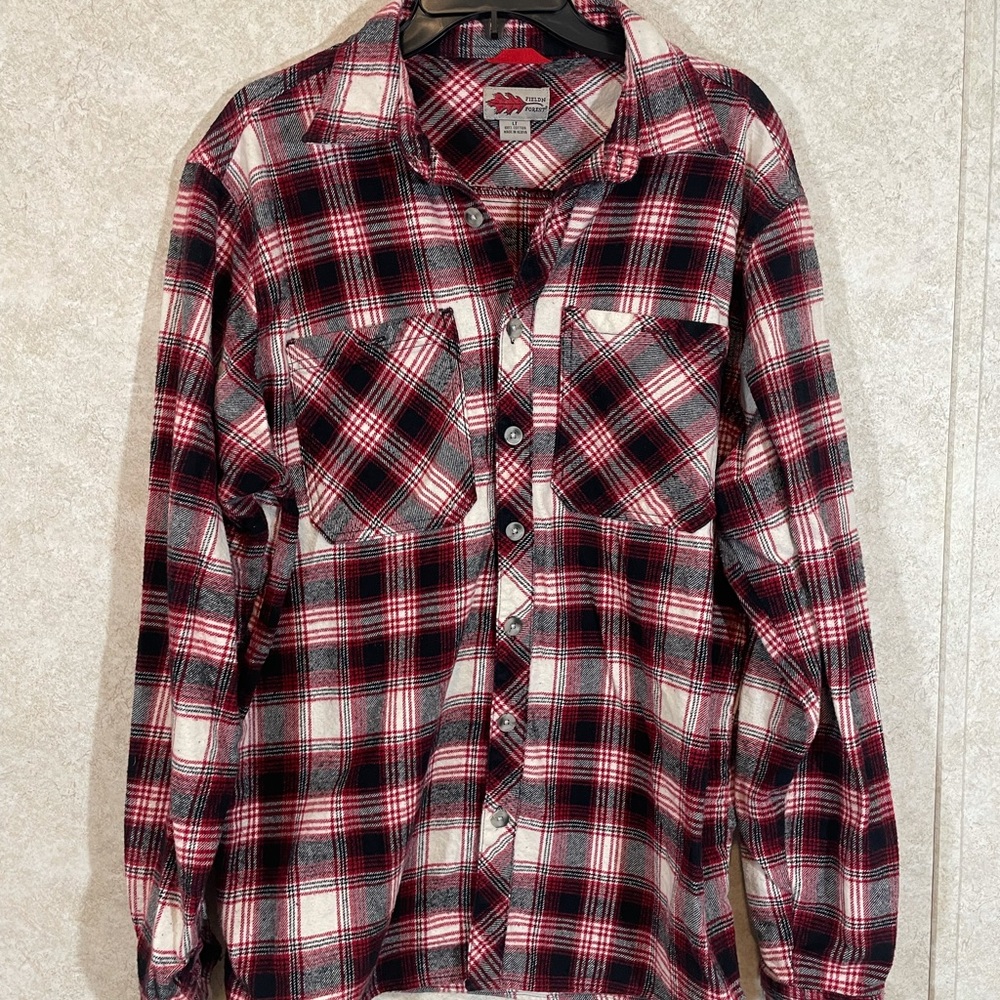 Vintage Field N Forest Flannel Shirt Sz LT Men’s Plaid Red Cream Black LS Button